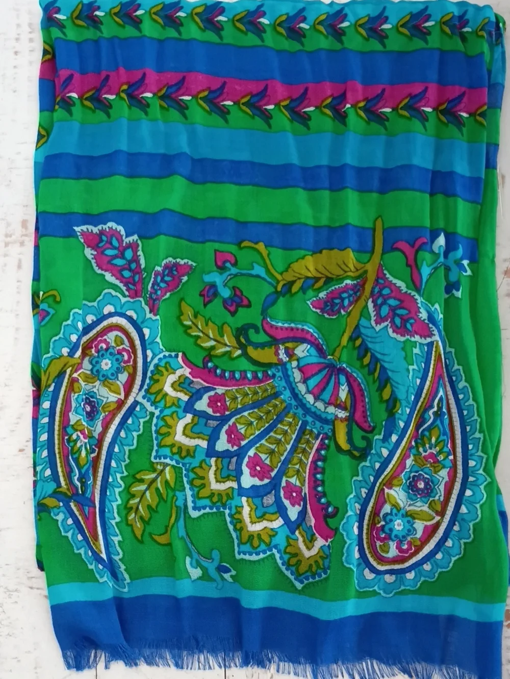 Vera Bradley Green Paisley Scarf Rayon In EUC